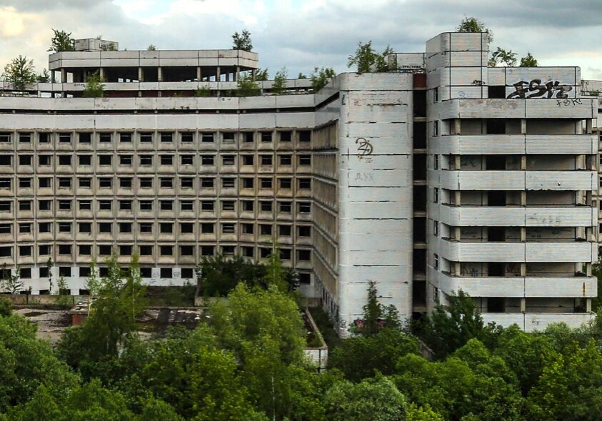 Ховринская заброшенная больница в Москве: снесенный культовый недострой