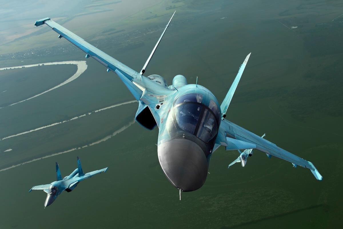    Фронтовые бомбардировщики Су-34 Mil.ru