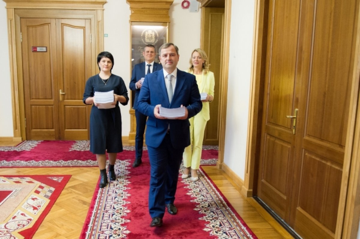    Проект бюджета получит каждый депутат краевого парламента для детального изучения.