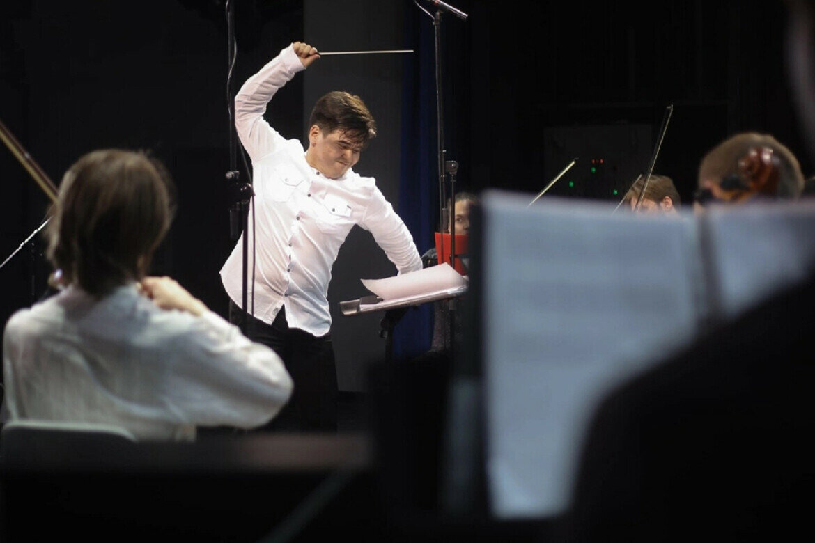 Айдар Ниязов в 18 лет собрал оркестр и написал первый в истории сибирско-татарский мюзикл. Фото: из личного архива Айдара Ниязова