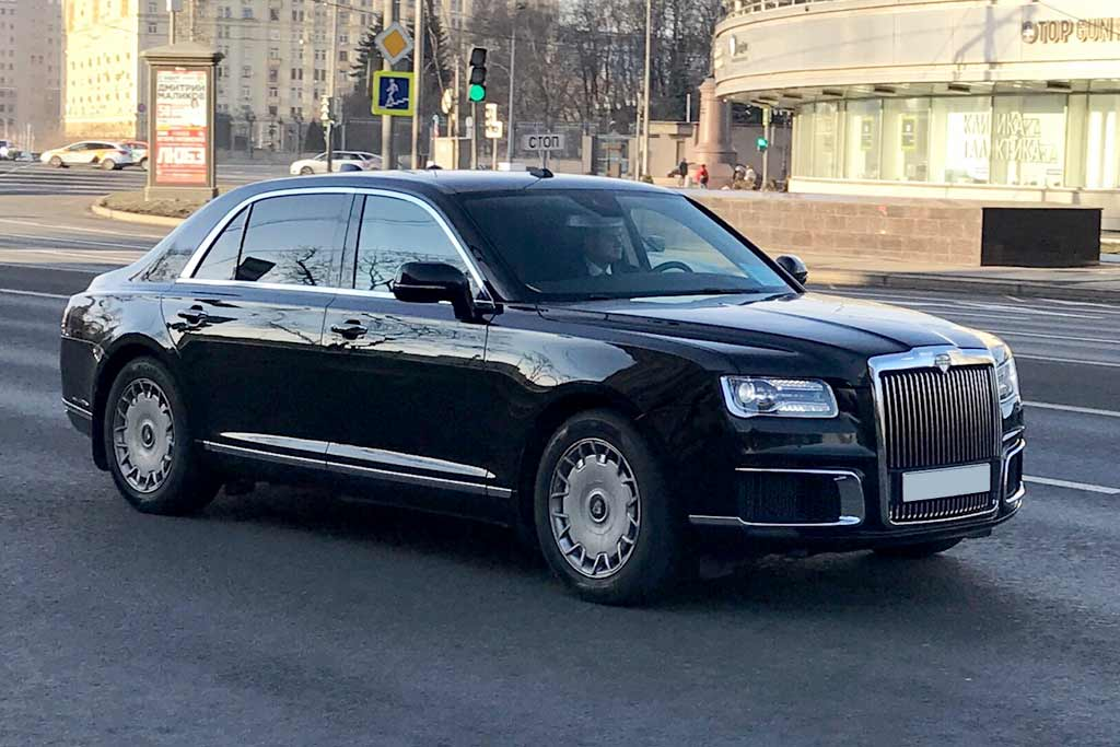 Машина президента РФ Аурус