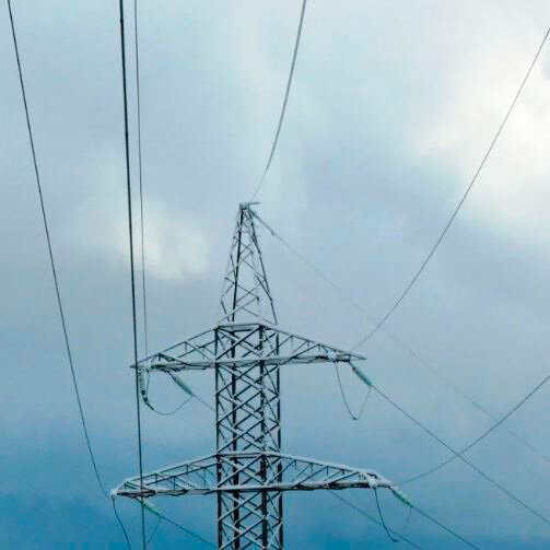 32 населенных пункта в 10 муниципальных образованиях Иркутской области остаются частично или полностью без электричества на 12:00 по местному времени. Это поселения в Братском, Жигаловском, Заларинском, Зиминском, Усольском, Иркутском районах, а также дома в Ангарске, Усолье-Сибирском, Иркутске и Тулуне. Об этом сообщили в пресс-службе ГУ МЧС России по Иркутской области.