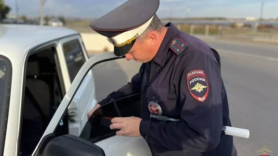    С 13 по 15 октября сотрудники полиции будут особо пристально следить за волгоградскими водителями. Рейды направлены на профилактику нарушений ПДД.