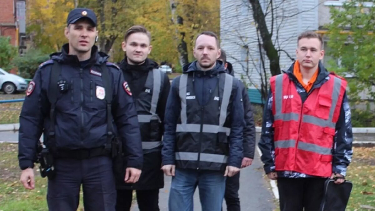     Для того чтобы стать дружинником и получить некоторый набор полномочий по охране общественного порядка в Ижевске, достаточно сделать один телефонный звонок.