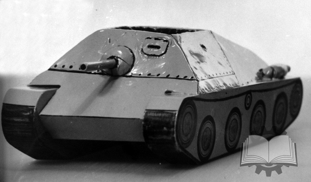 Первые наброски будущей Ikv 72, пока что она именуется "танкеткой".