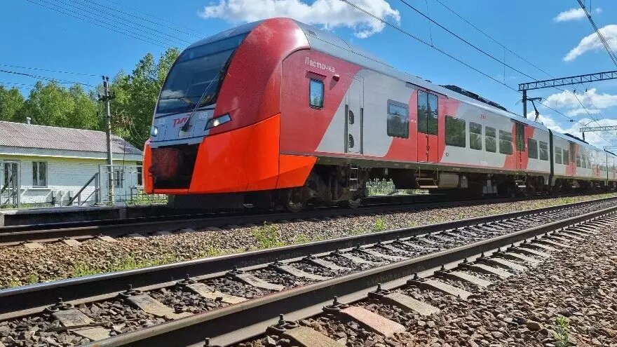     На железнодорожный маршрут Тюмень — Ишим запустили «Ласточку». Электропроезд будет курсировать между городами до 16 октября вместо нового ЭП2ДМ. Об этом сообщили в пресс-службе Свердловской железной дороги.