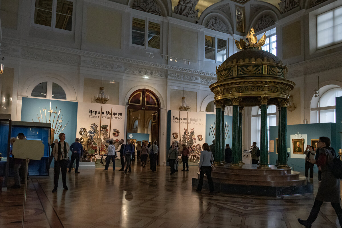 Листайте галерею