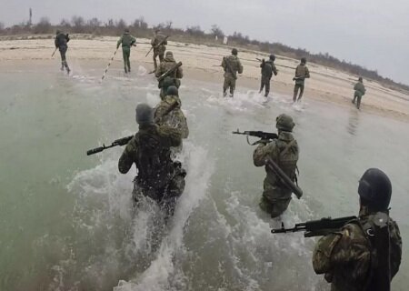    На Херсонщине украинские боевики пробуют переправляться через Днепр
