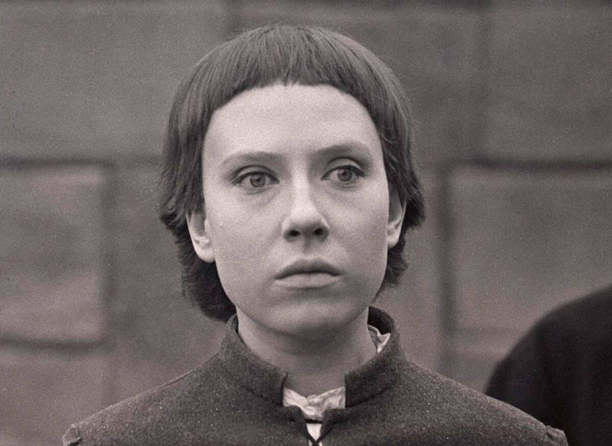 Инна Чурикова в роли Жанны д’Арк в фильме "Начало" (1970) 