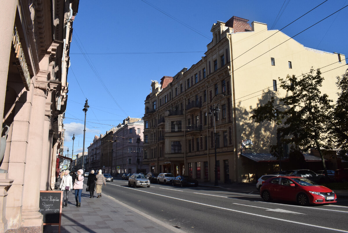 Здесь и далее фото с прогулки по Петроградской стороне, о которой я рассказываю в статье