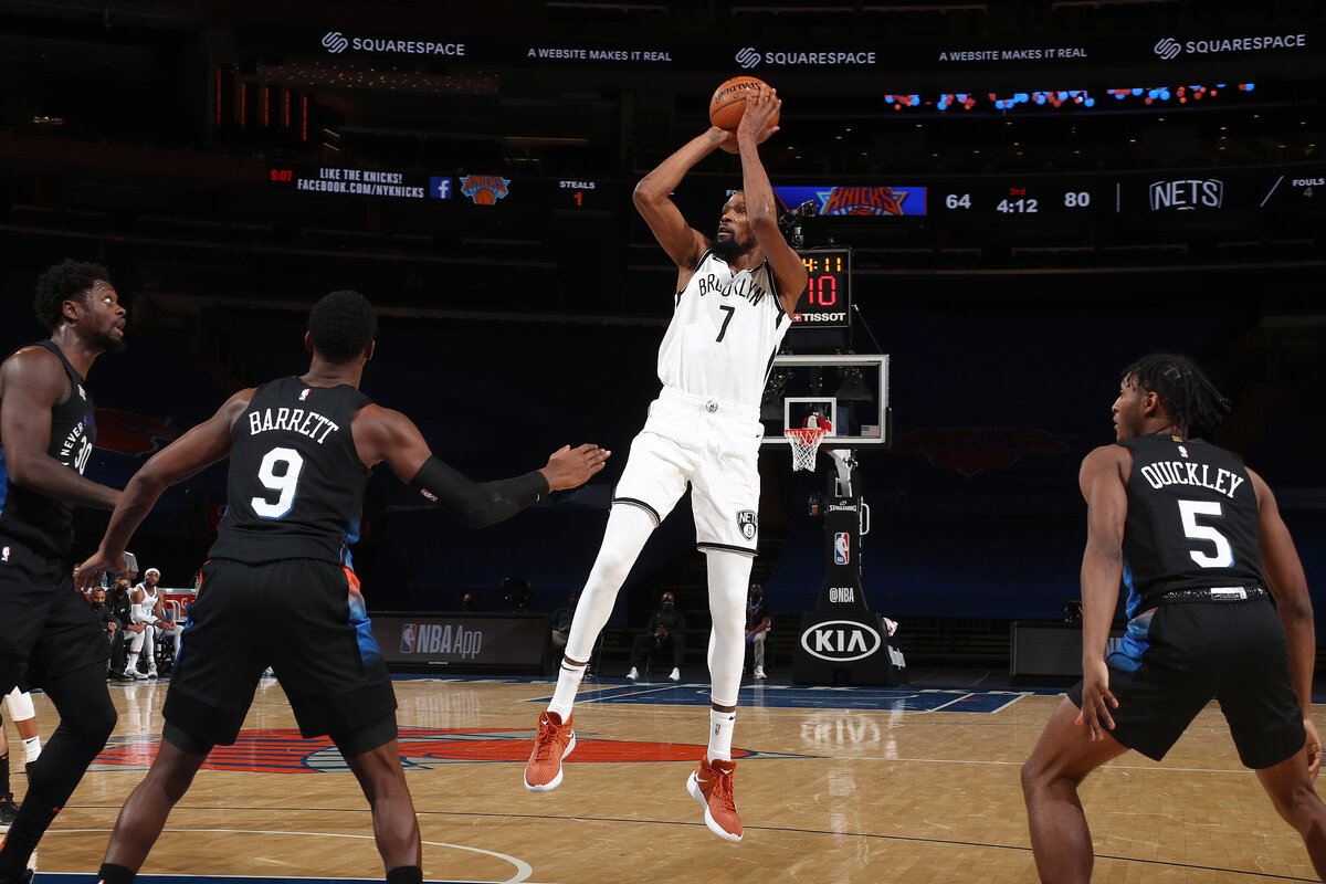 Дюрент во время броска