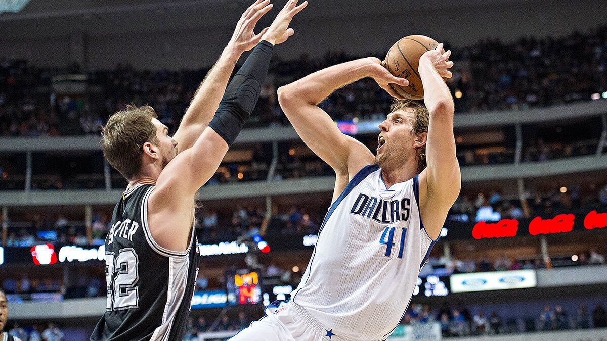 Новицкий во время броска