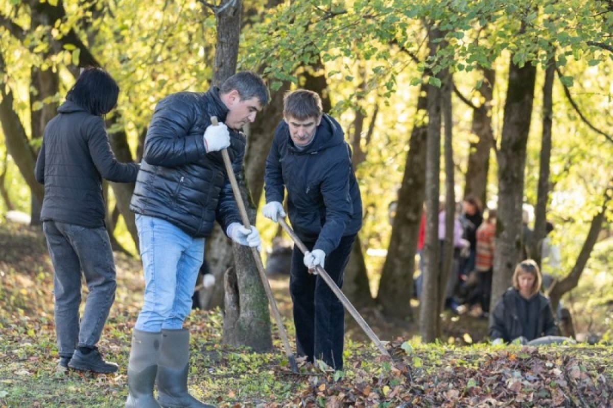    На субботнике в Пскове собрали порядка 100 кубометров мусора