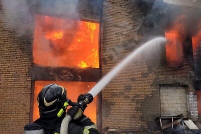    Открытое горение в промзоне в 1-м Иртышском проезде © МЧС России