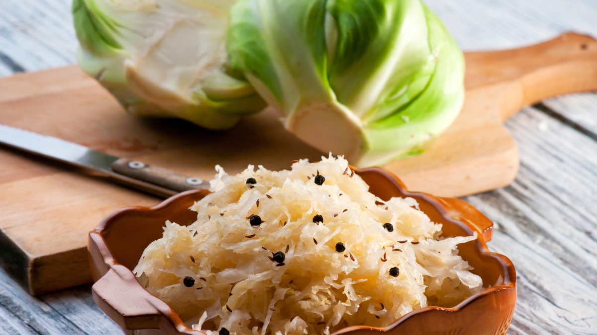 Sauerkraut – квашеная капуста.. Немецкая капуста Sauerkraut. Зауэркраут. Капуста зауэркраут.