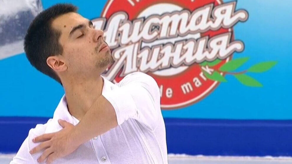    Роман Савосин набрал больше 100 баллов за короткую программу. Фото: стоп-кадр «Первого канала»