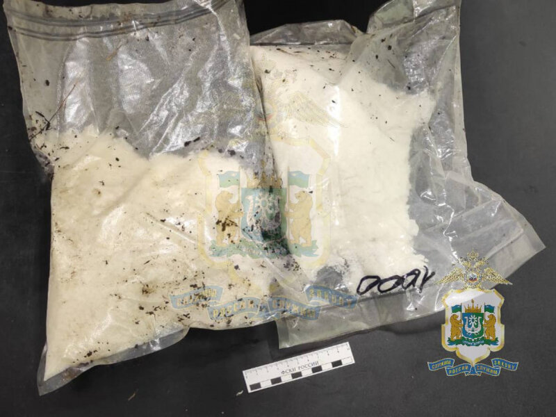    Наркомана из Иркутской области поймали в Югре с 2 кг мефедрона
