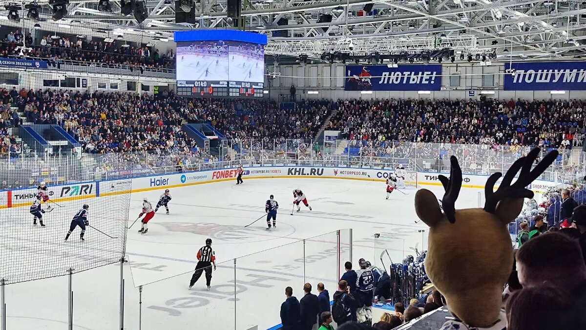     Нижегородский хоккейный клуб «Торпедо» проиграл матч со «Спартаком». Встреча закончилась со счетом 4:2 в пользу москвичей.