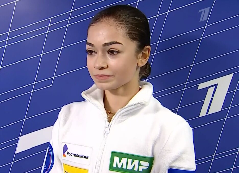 Фрагмент кадра трансляции Первого канала. Интервью победительницы в КП Аделии Петросян