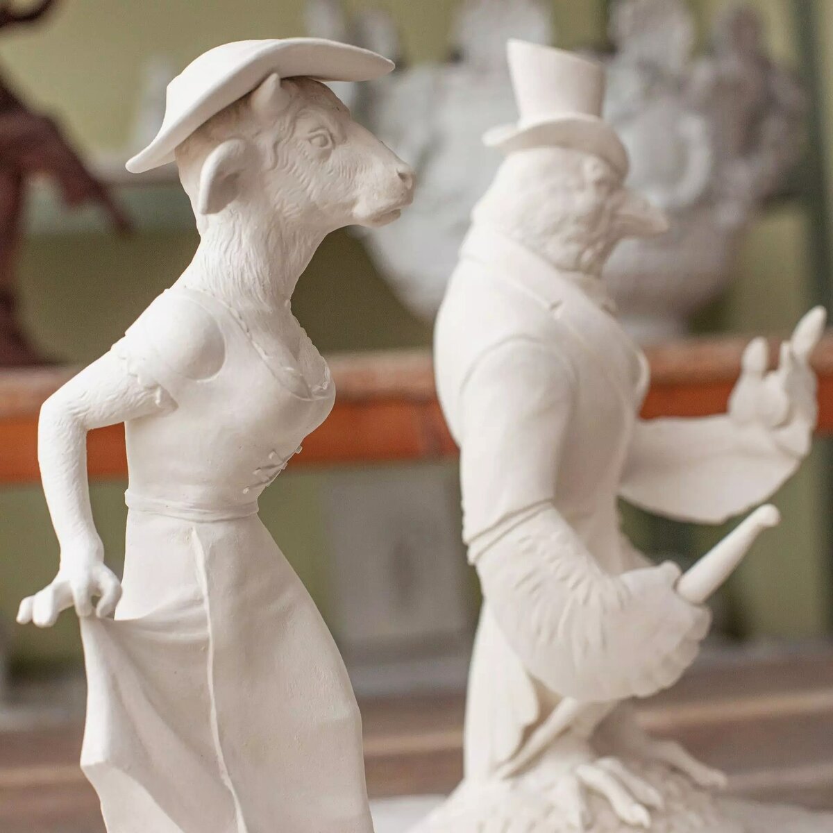 Сегодняшняя статья об оригинальной фарфоровой серии “Леди и Джентльмены”, созданной Максимилианом Хагштотц - молодым и очень талантливым скульптором, моделистом по фарфору Мейсенской мануфактуры.-3