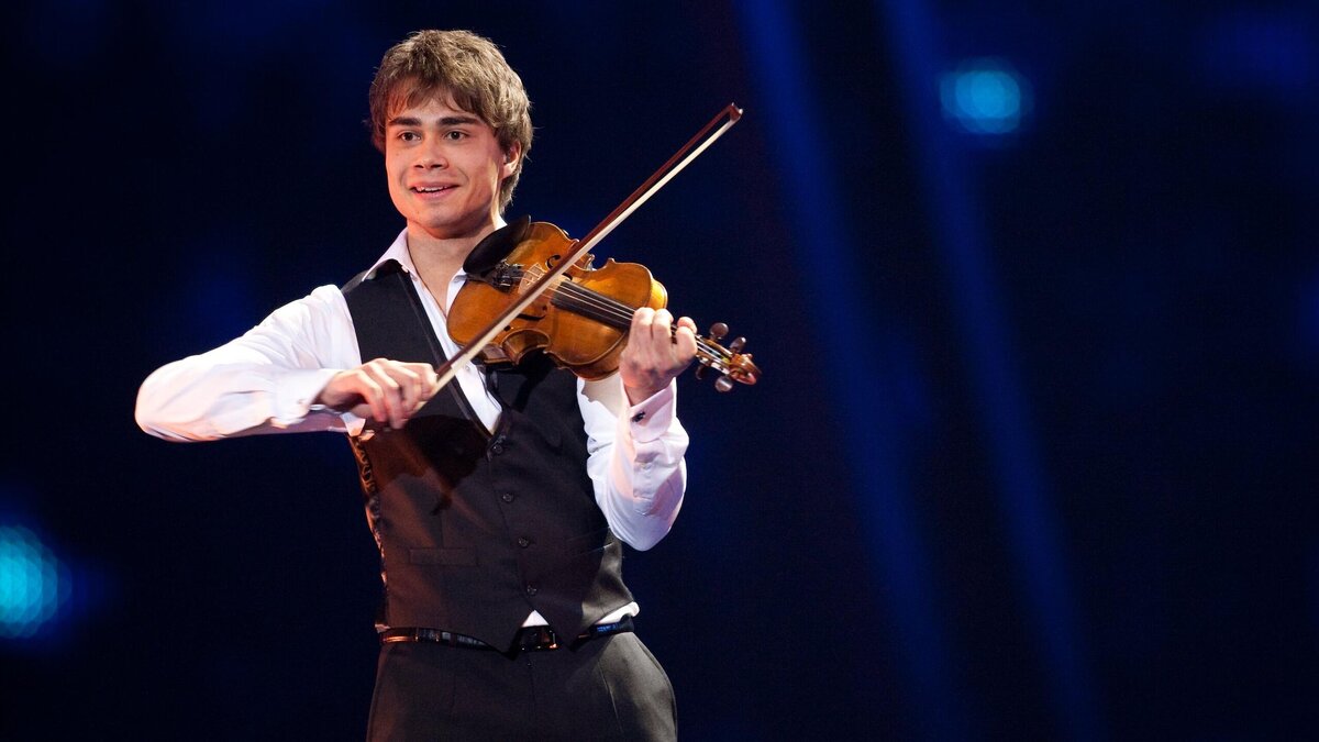    Караулит у дома: сталкерша открыла охоту на Александра Рыбака© Global Look Press | Anton Belitsky