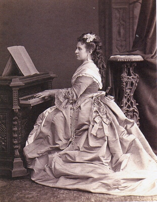 Великая княгиня Александра Иосифовна, жена Великого князя Константина Николаевича, 1874 год.