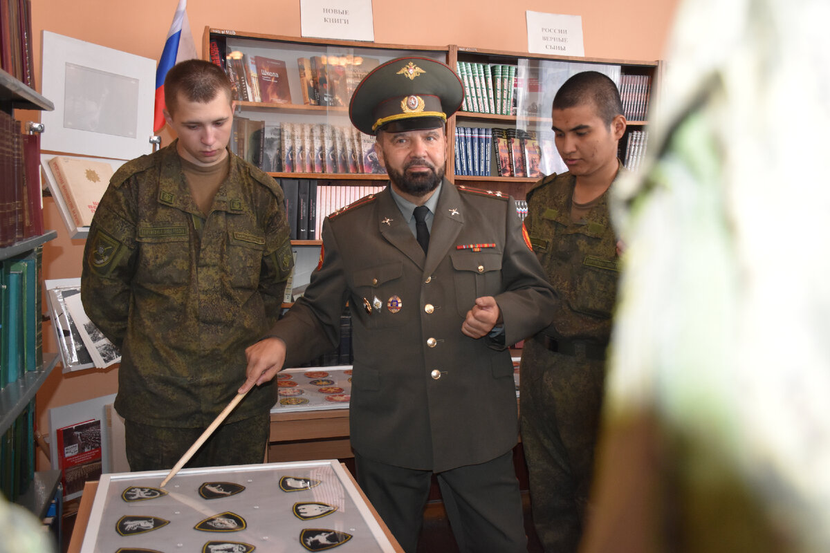 Полковник запаса Александр Воденисов рассказывает о своей коллекции