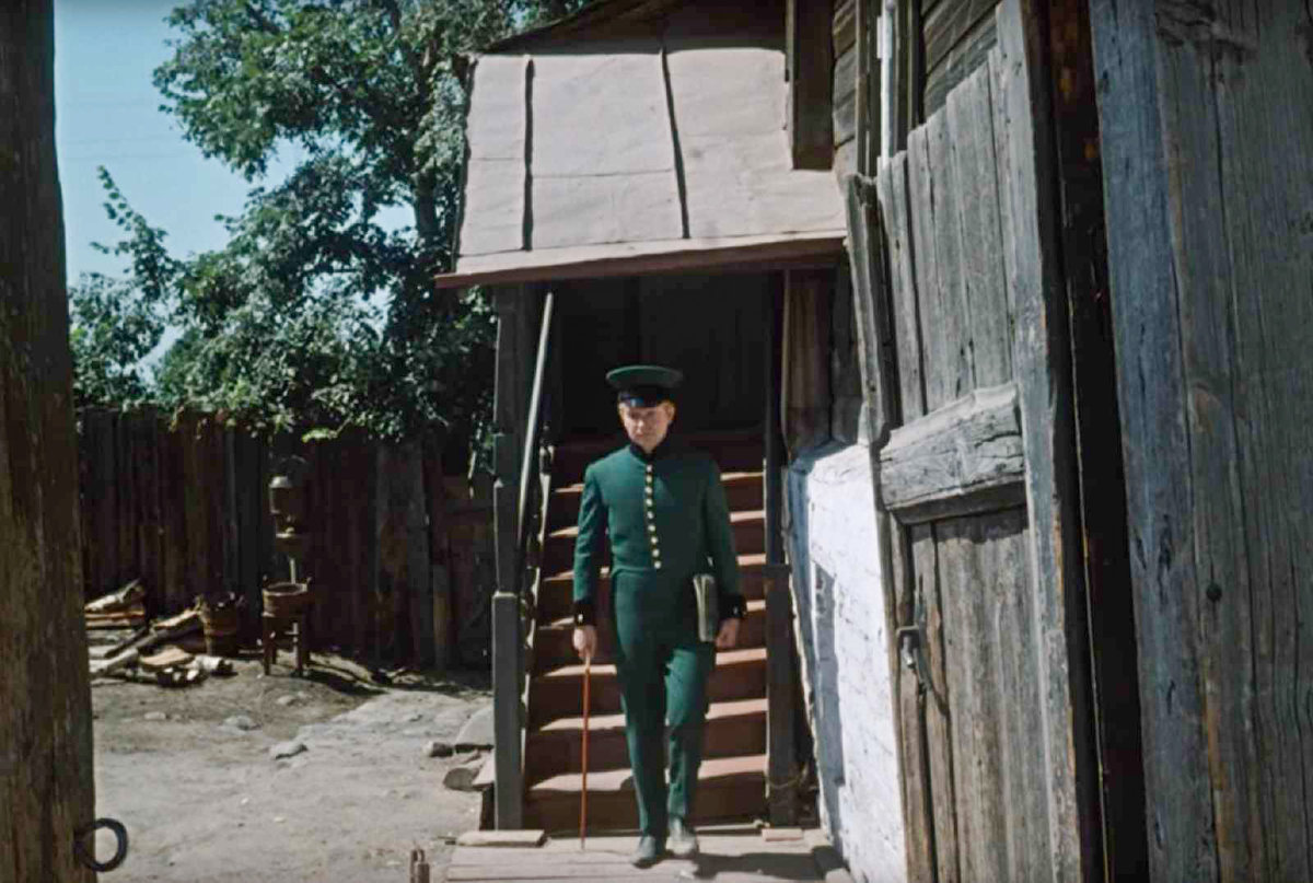 зайду во двор в котором вырос песня. бальзаминов собаки во дворе. дин конгер ссср путешествие 345 фотографий. жизнь в деревне. босоногое детство в деревне.