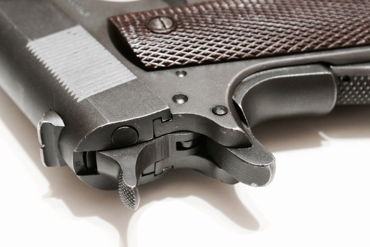 Автоматический рамочный предохранитель Кольт М1911А1