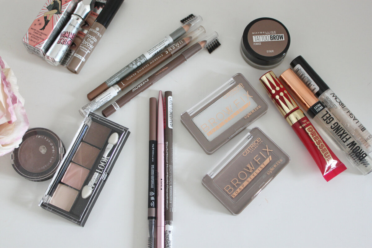 Косметика, которой я крашу свои брови.