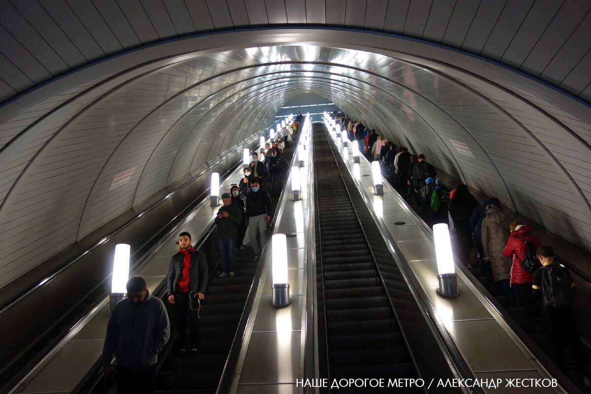 5 самых длинных эскалаторов в московском метро | Коллекция впечатлений |  Дзен