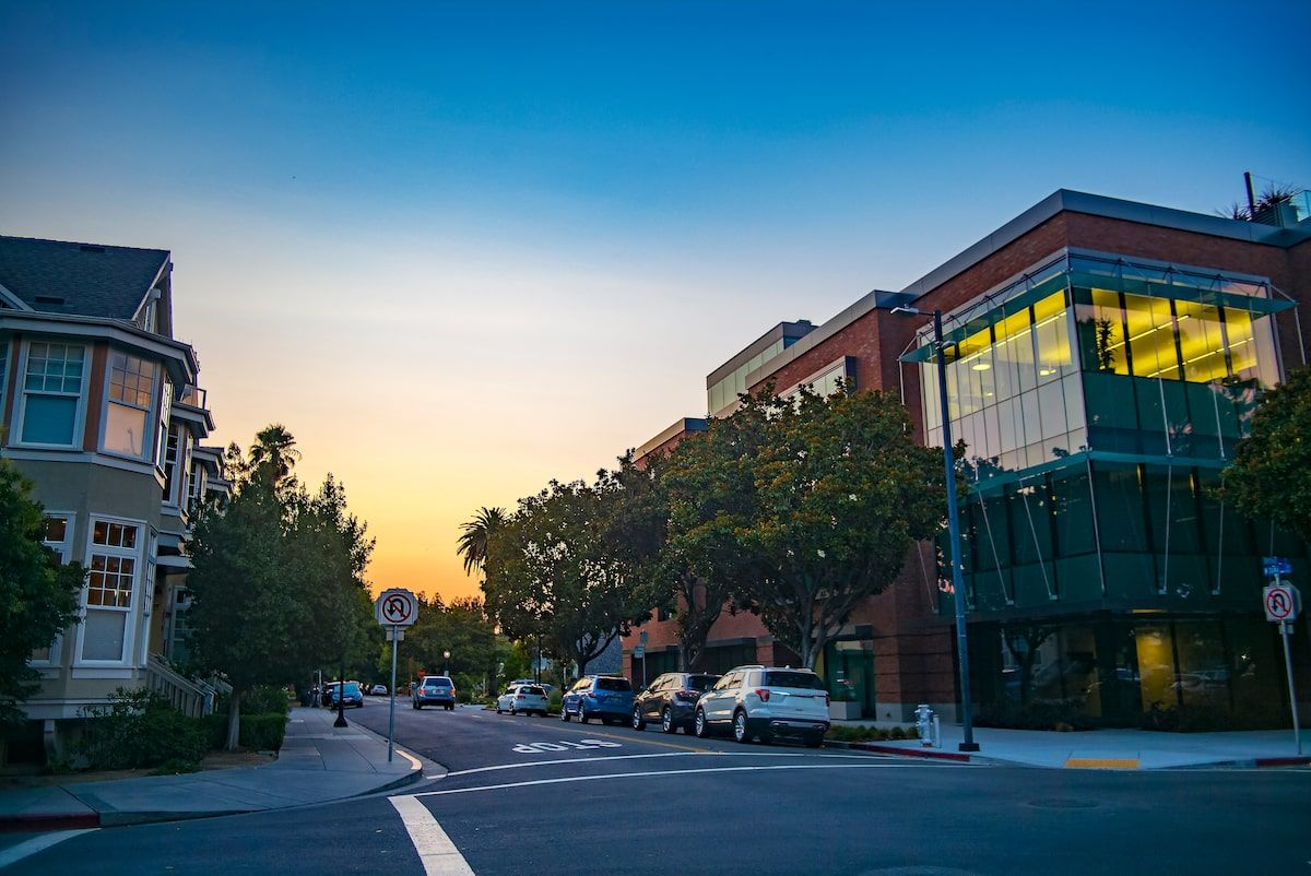 Маунтин вью калифорния стив. Маунтин-вью штат калифорния. Город маунтин вью. Маунтин вью. Маунтин-вью штат калифорния.