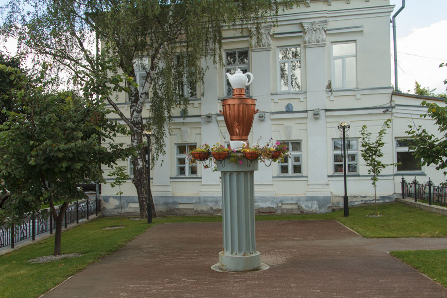 Индекс кунгура пермского края. Памятник самовару в Кунгуре. Кунгур достопримечательности памятник самовару. Самовар Кунгур. Кунгурский самовар.