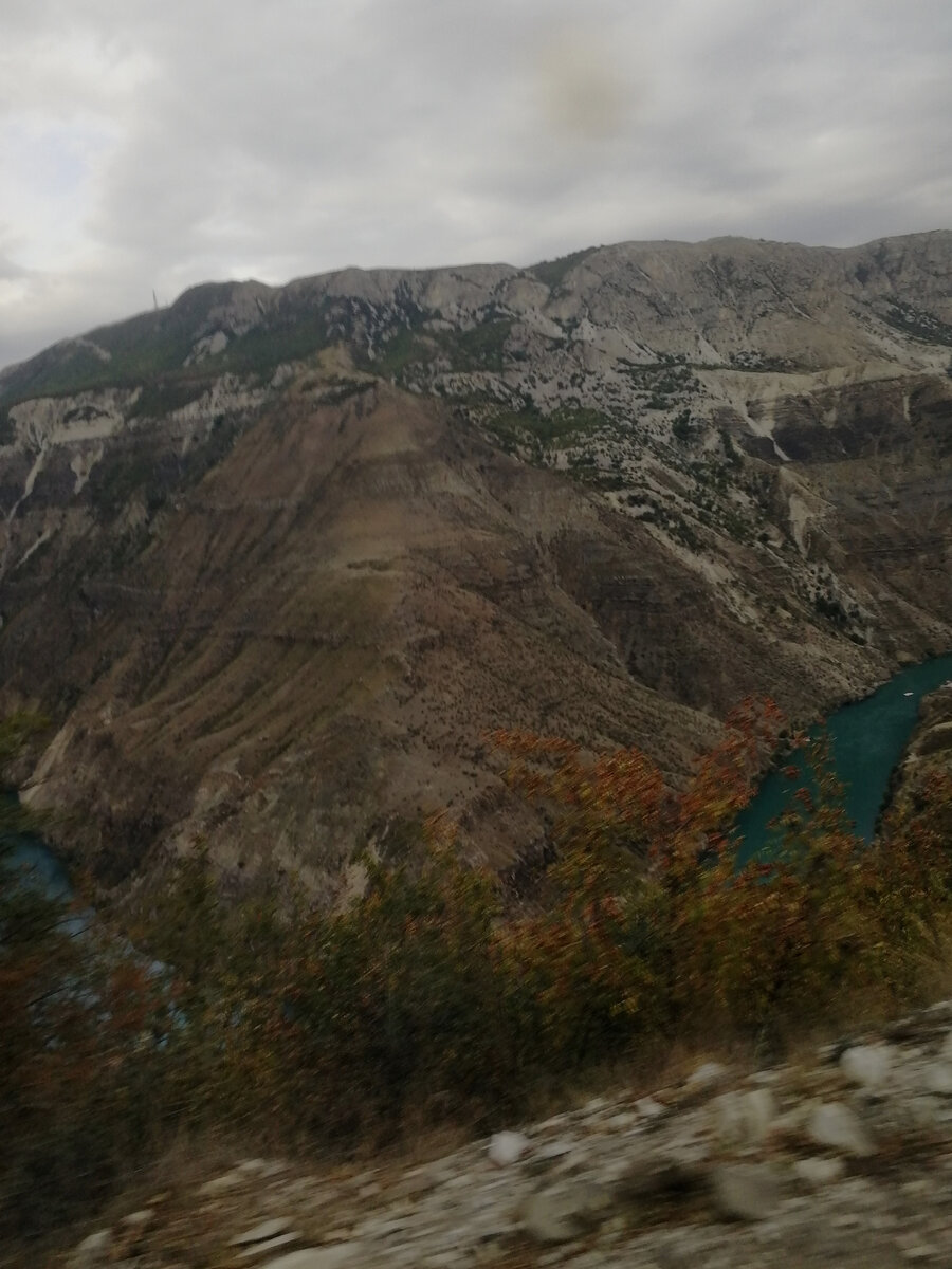 Фото сделано из окна автомобиля