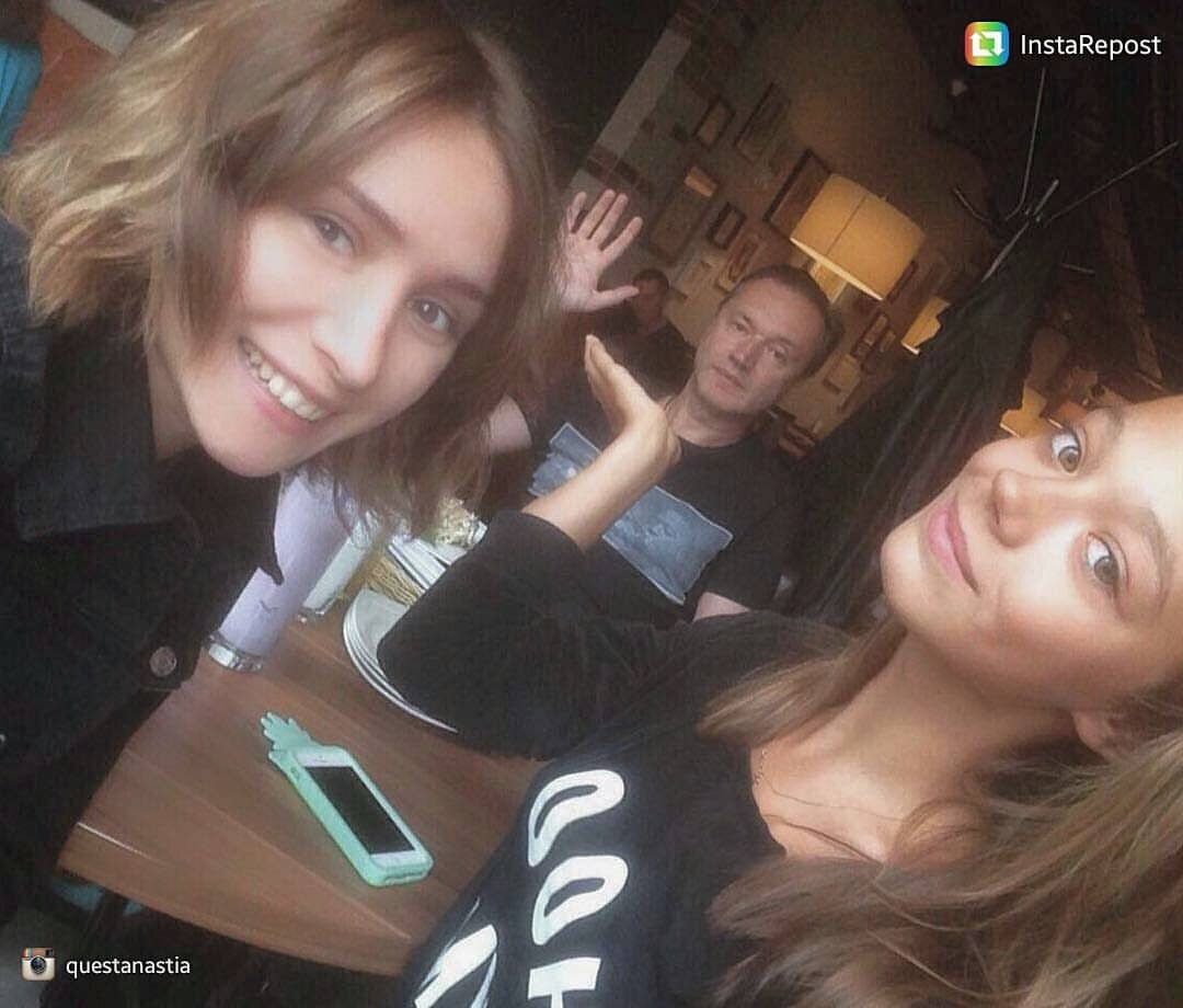 Александр Кичаев и дочки ))