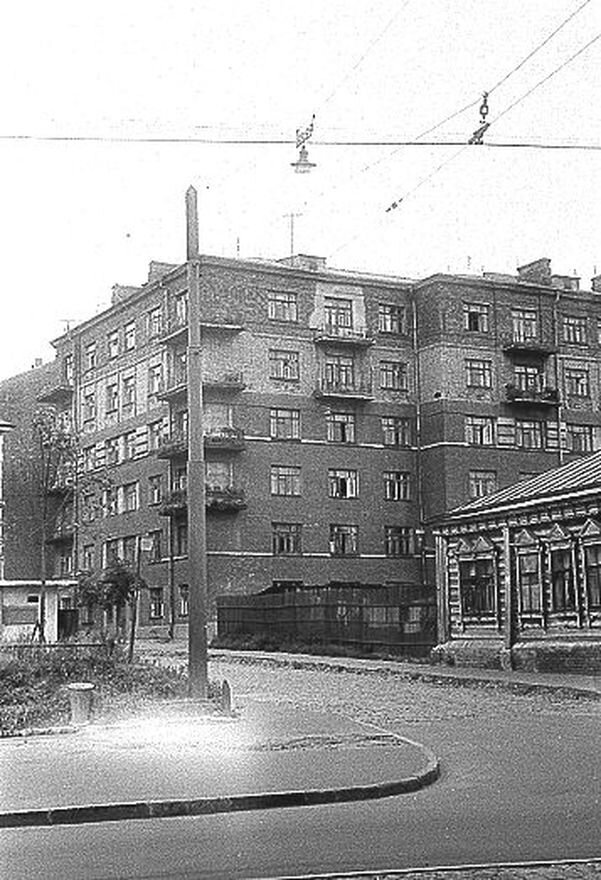 Мажоров переулок, вид от Большой Семёновской. 1952 г. Фото с сайта: pastvu.com