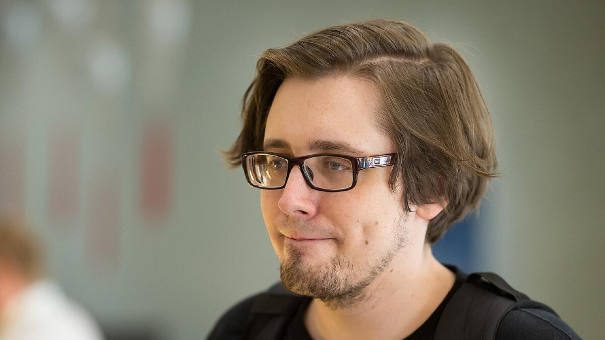     Арсений ArsZeeqq Усов