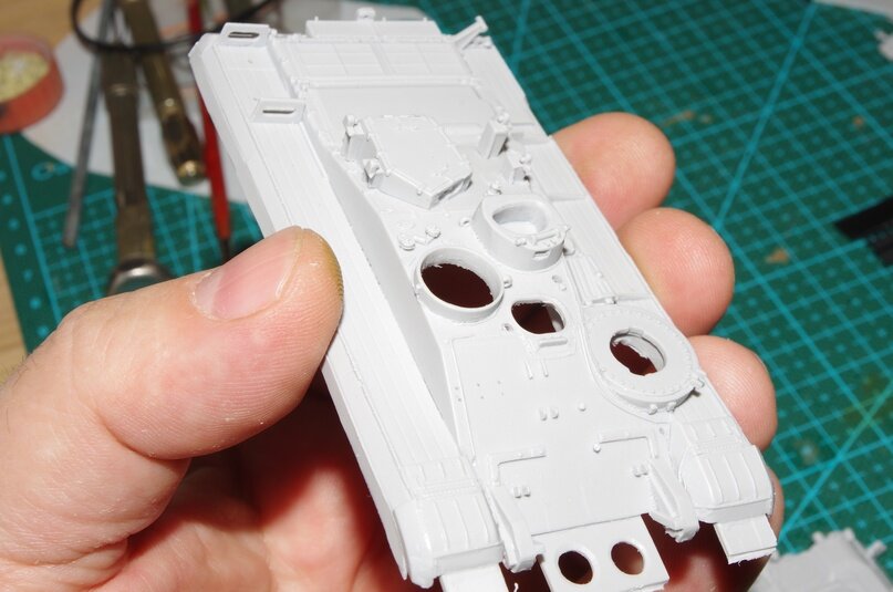 Верхняя деталь отлично отлита…