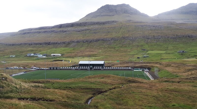 Один из футбольных стадионов на Фарерских островах