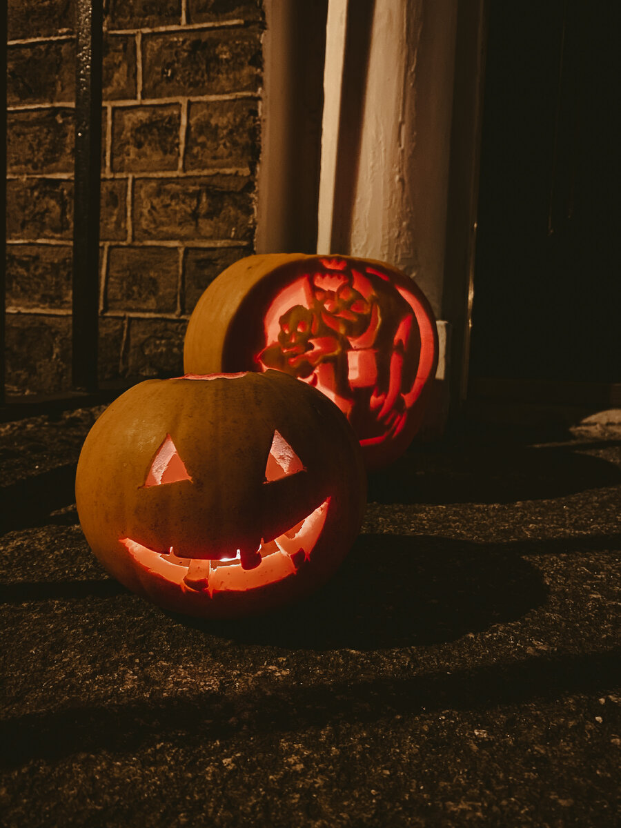 Моя первая вырезанная тыква