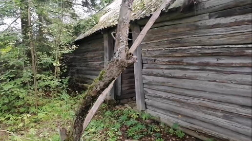 Обзор странного заброшенного дома в Тверской деревне