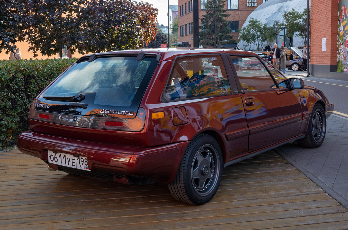 Ciay Meet: закрытие сезона ярких машин | Motor.ru | Дзен