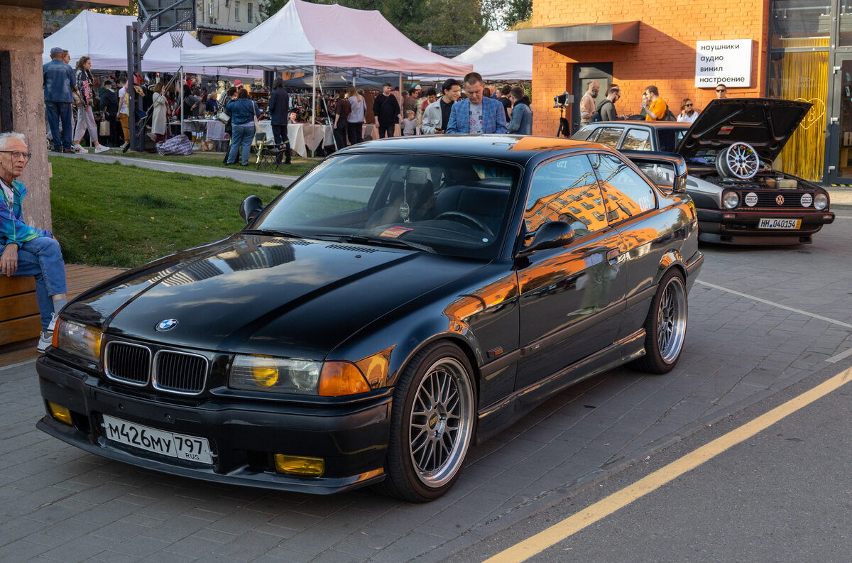 Ciay Meet: закрытие сезона ярких машин | Motor.ru | Дзен