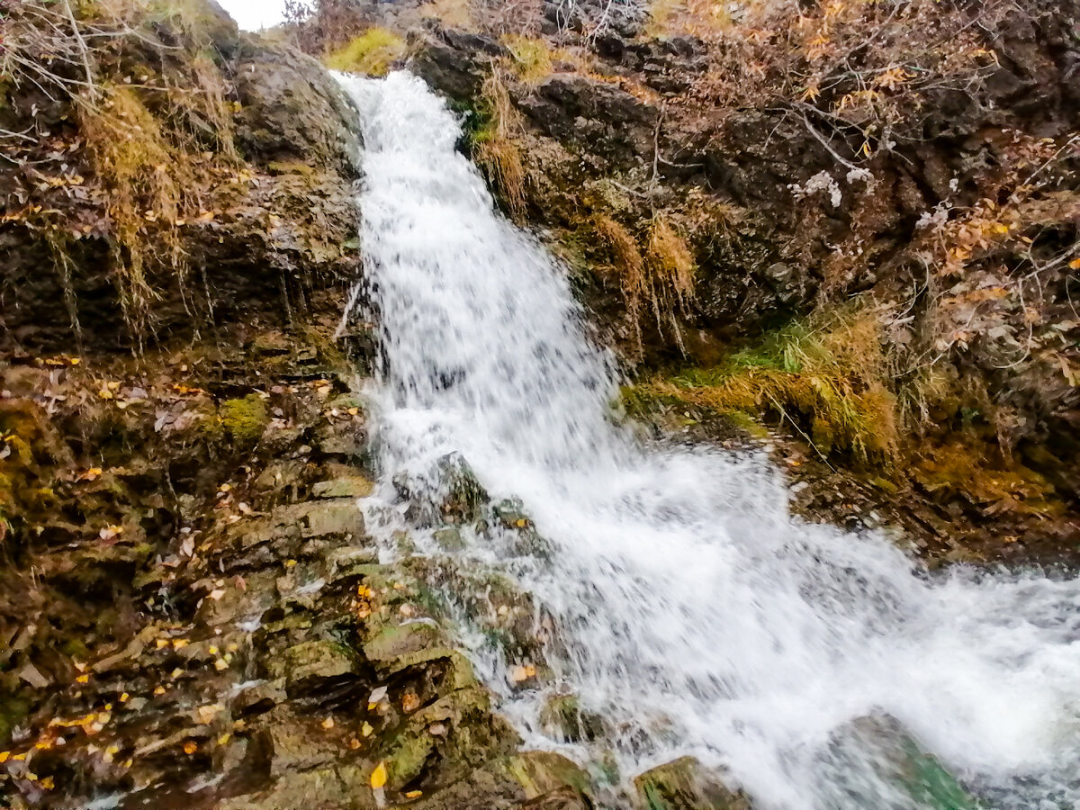 Камышинский водопад подарит вам яркую фотосессию, но как место для отдыха  не подойдет | Страшно Красиво! | Дзен