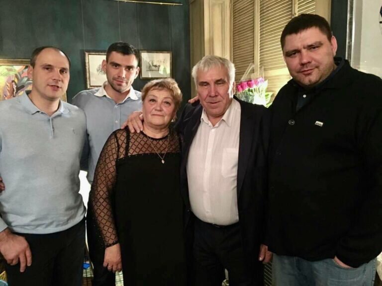    Денис Паслер: «Понимаю, как отцу было непросто с нами — тремя пацанами» Андрей Севостьянов