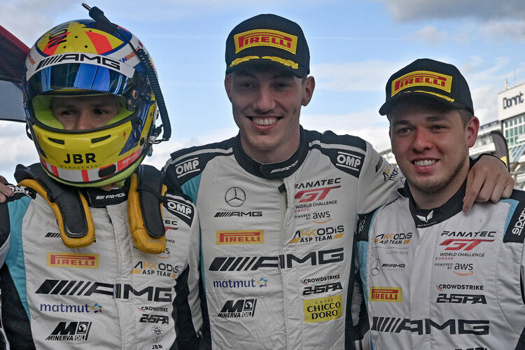    Команда Mercedes — Жюль Гунон, Раффаэль Марчелло, Тимур Богуславский Фото: Luca BarsaliI, PA Sport, globallookpress.com