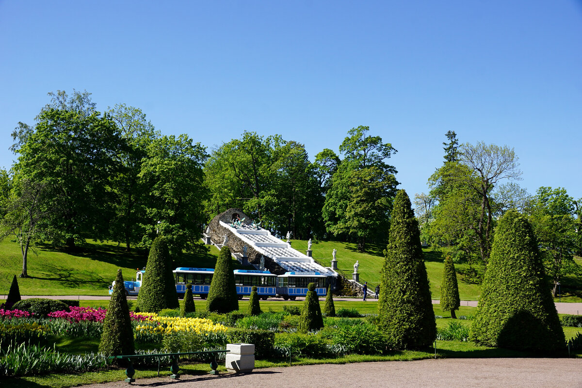 Нижний парк. Каскад "Шахматная гора". Фото автора.