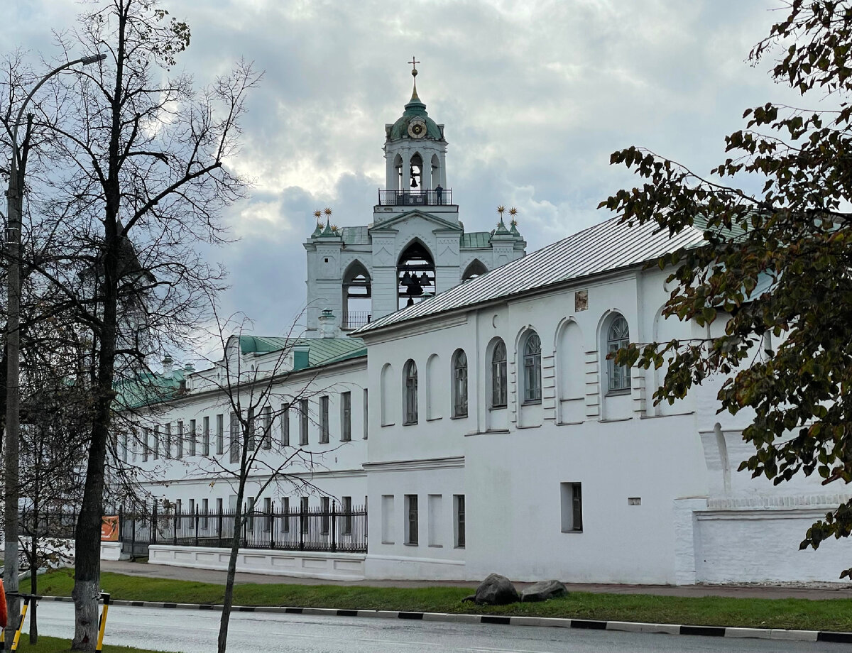 Смотровая на Звоннице Спасо-Преображенского монастыря в Ярославле | Лучший  вид на исторический центр города | Manikol. Путешествия всей семьей | Дзен