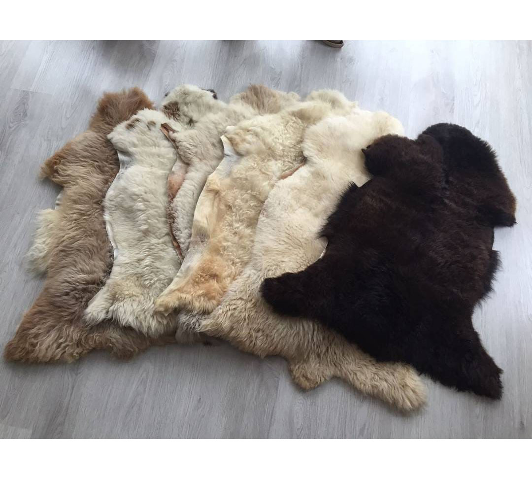 Снятая шкура с меховым покровом безусловно теплая, но достаточно тяжелая и дорогая