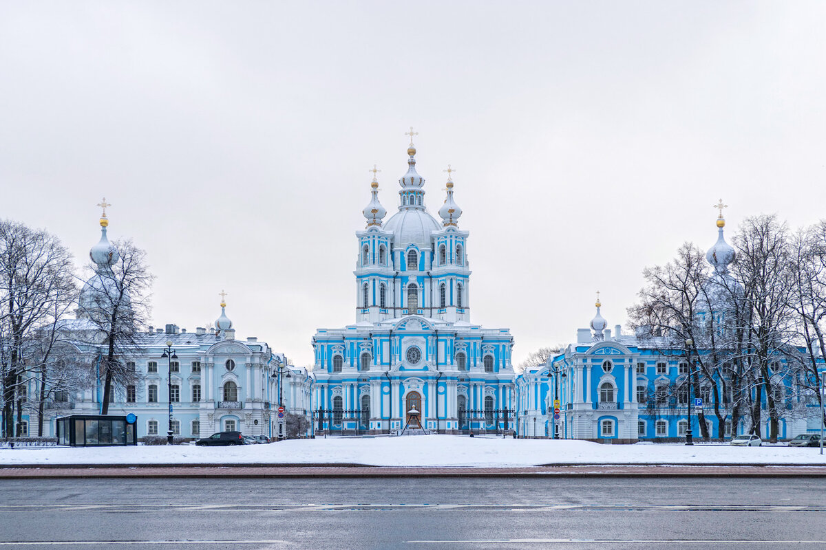 Кто создал проект комплекса смольного монастыря в санкт петербурге